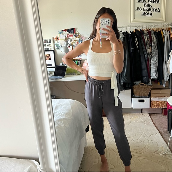 Aritzia Wilfred Buffon Crepe Joggers Dark Grey - Picture 10 of 12